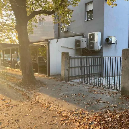 Apartment 6